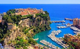 Beau 2 Pieces,Terrasse, Parking Menton Centre